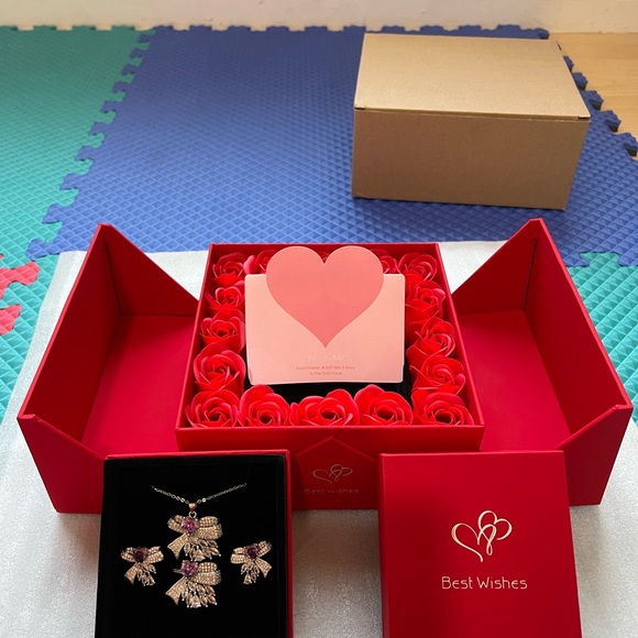 Beautiful Jewelry set with gift box for women. - Picture 3 of 6